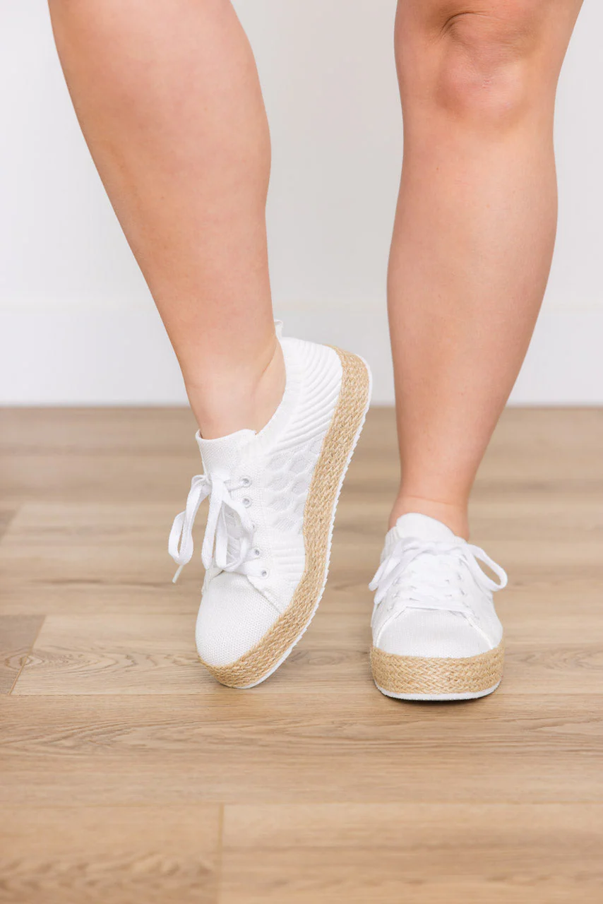 Yaras Sneakers in White - Image 2