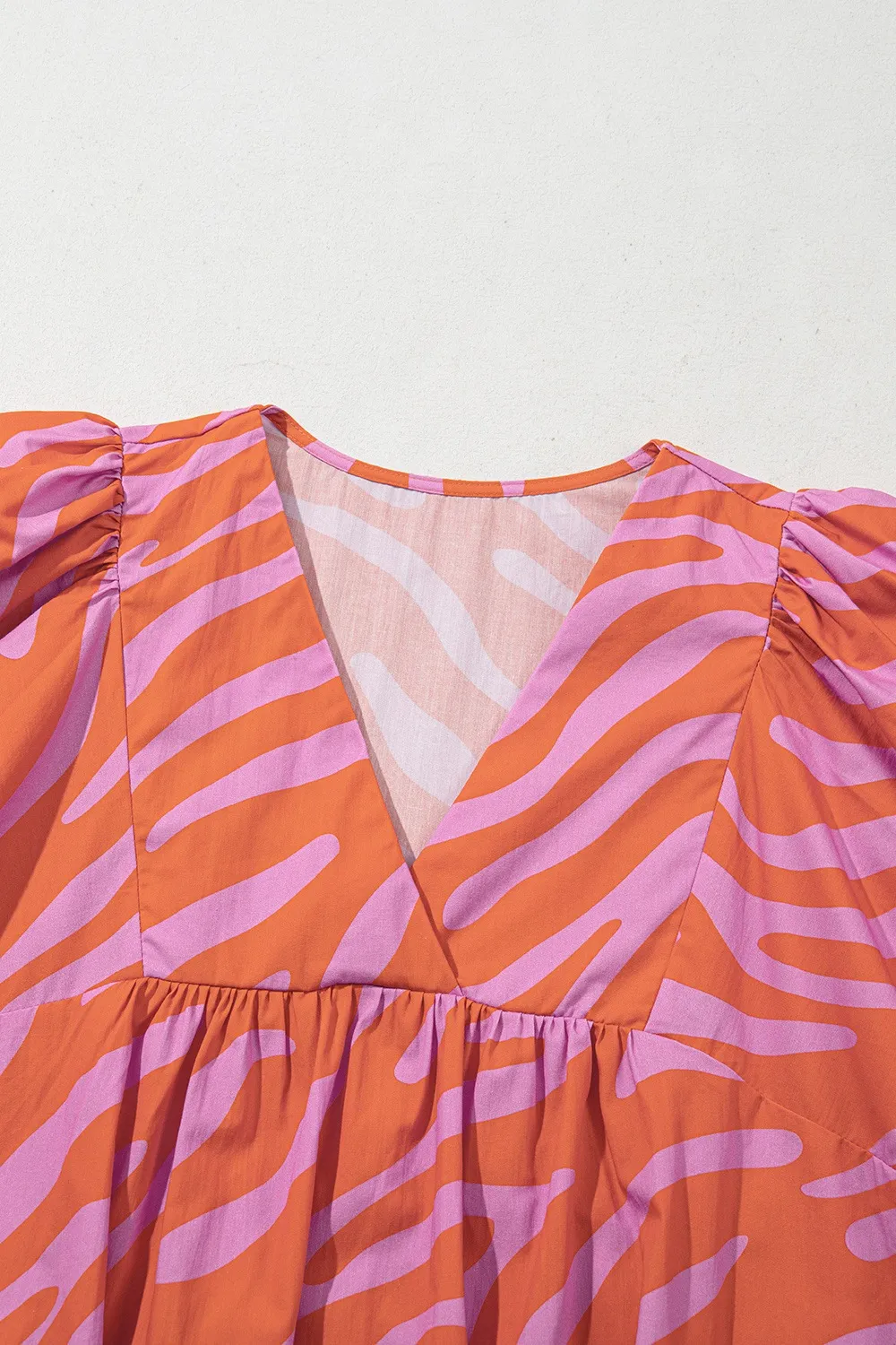 Zebra Stripe Print Ruched Cuff Half Sleeve V Neck Blouse - Image 9